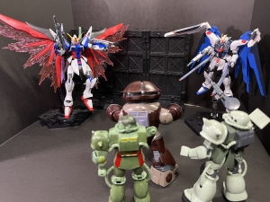  ［ガンダムとモビルスーツ］